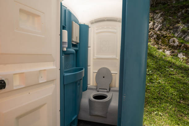 Best Porta potty delivery and setup  in Andover, MN